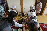 治田ふれあいサークル すいとんの振る舞い