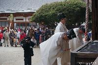 大頭祭 武水別神社本殿で拝礼 平成27年