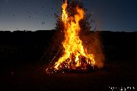 越のドンド焼 越のドンド焼 塩崎のオスガタ道祖神祭り（篠ノ井塩崎、長谷、越）県指定無形民俗文化財