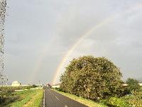 粟佐橋の上の2本の虹